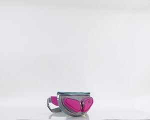 Riñonera Sidney, color plateado y fucsia