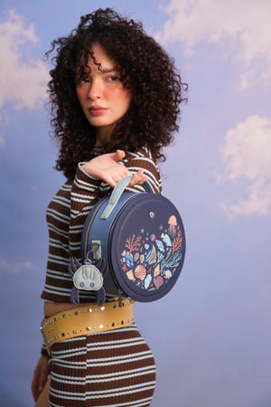 Cartera/morral manos libres Neptuno color azul de Hereje, colección Siete Colores