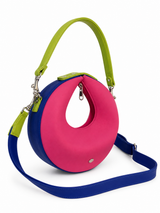 Cartera manos libres Sahara, color azul rey y fucsia
