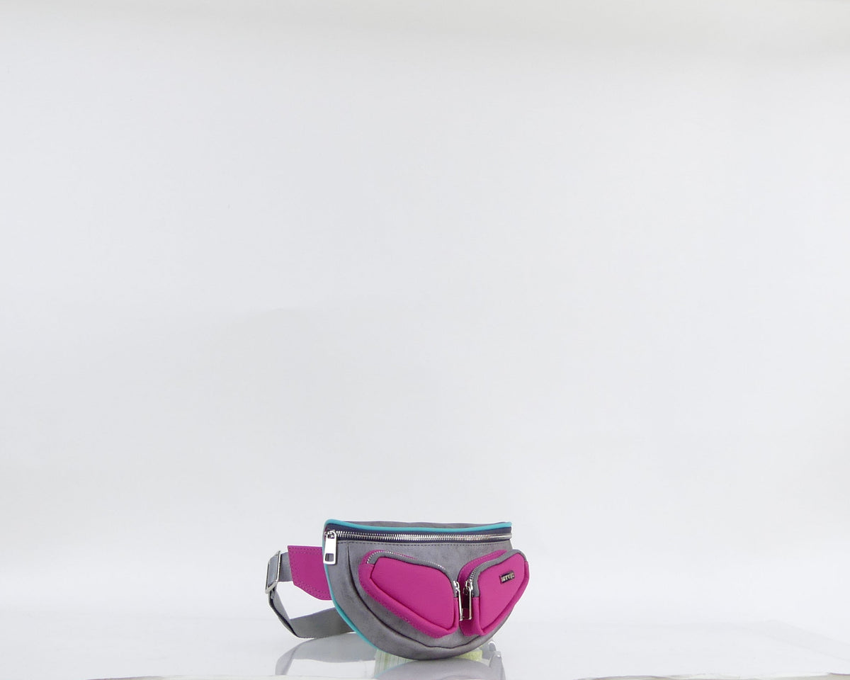 Riñonera Sidney, color plateado y fucsia