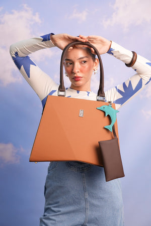 Cartera de mano Italia color camel de Hereje, colección Siete Colores