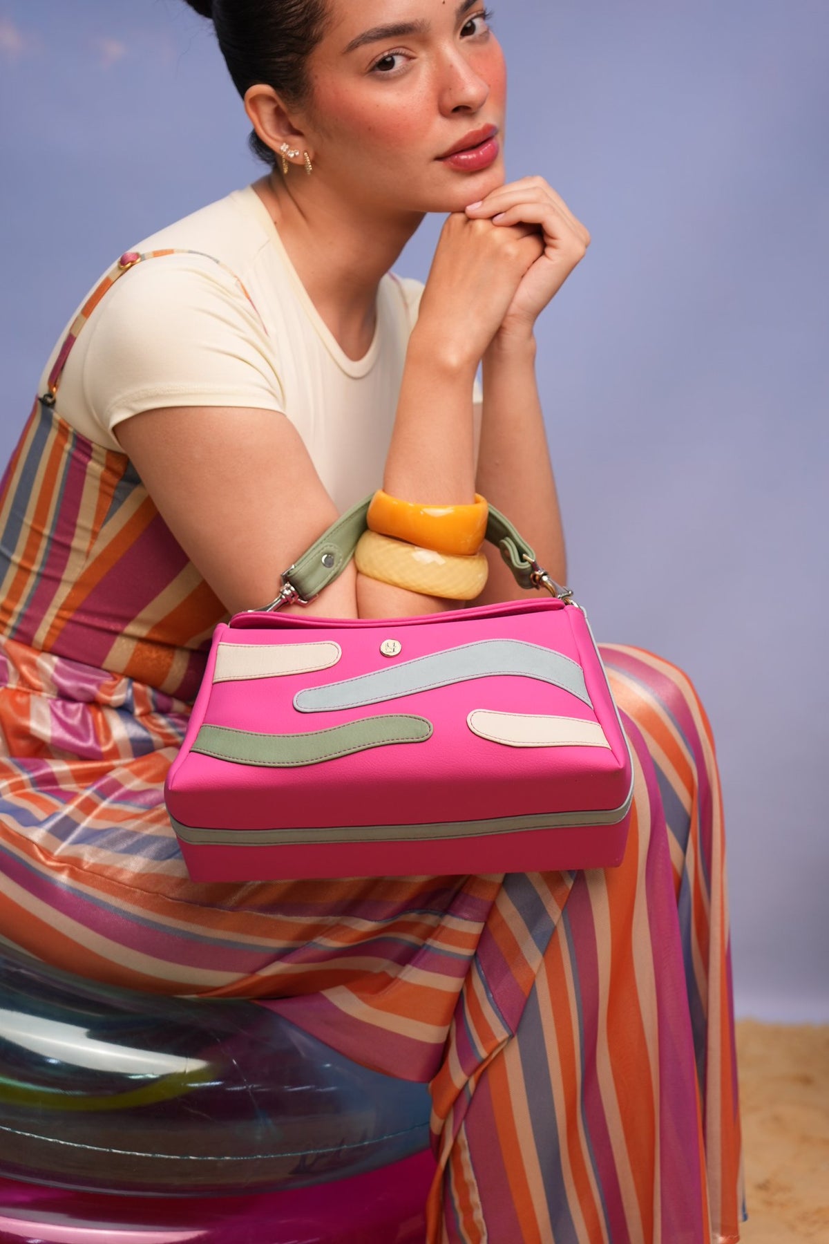 Cartera manos libres Japón color fucsia de Hereje, colección Siete Colores