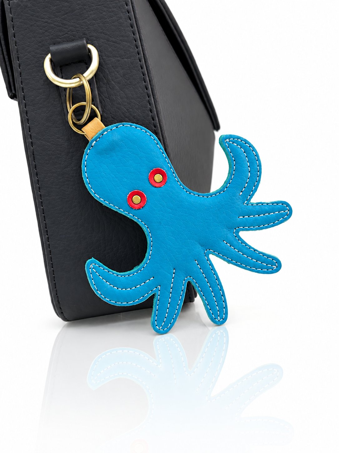 Cartera manos libres Nina color negro de Hereje, colección Siete Colores